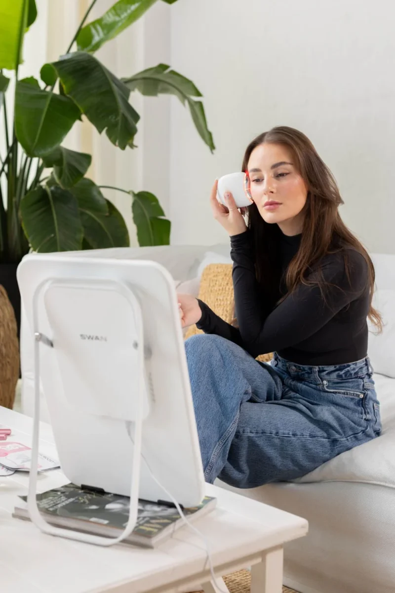 Swan Smart Mirror Cleo - Image 7