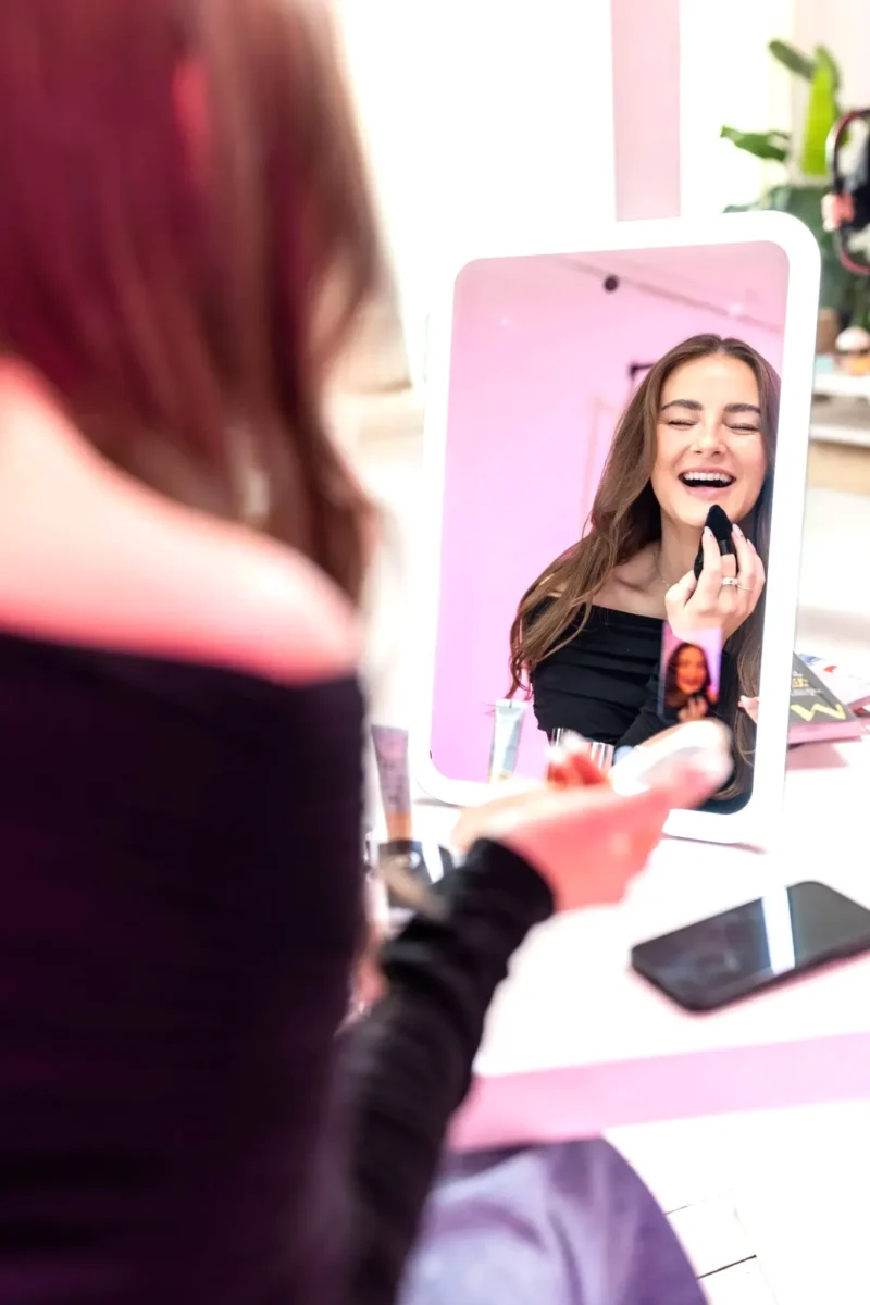 Swan Smart Mirror Cleo
